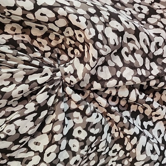 Tahari Blouse - Picture 3 of 5